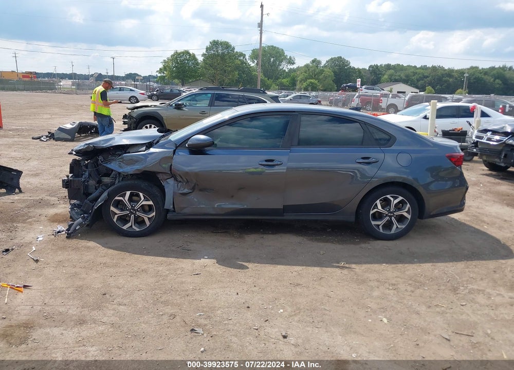 2019 KIA FORTE LXS VIN: 3KPF24AD0KE109100