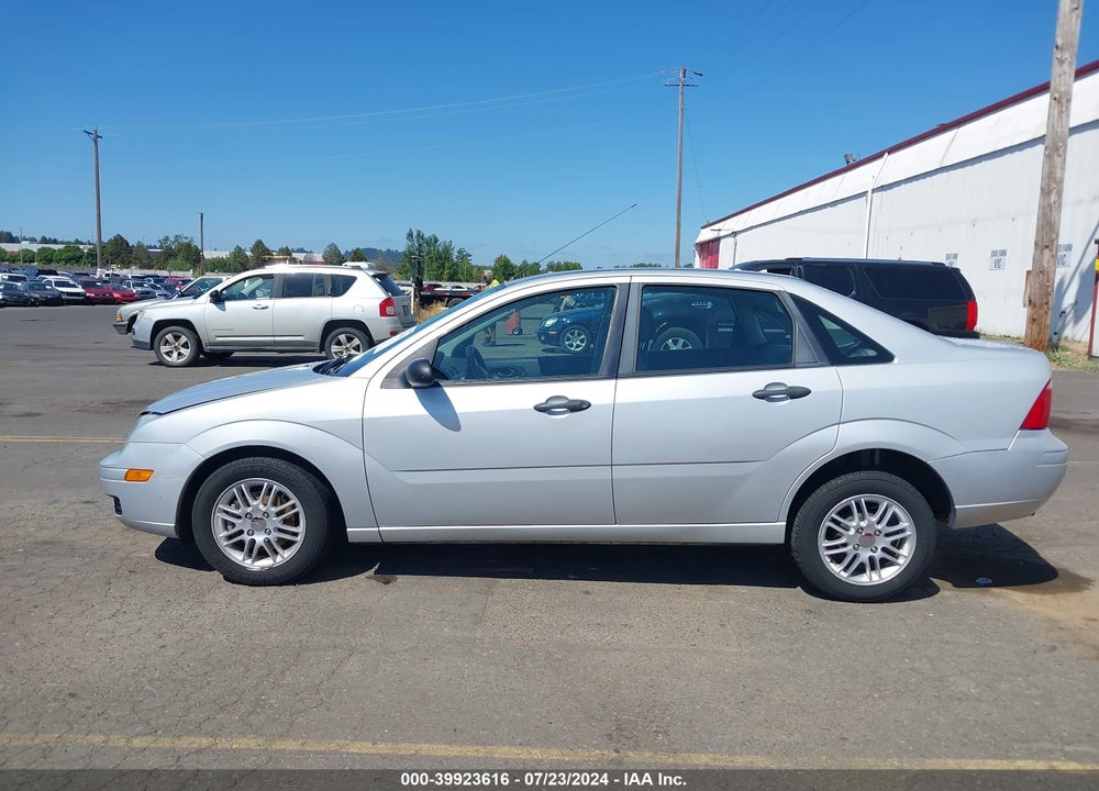2007 FORD FOCUS S/SE/SES VIN: 1FAHP34N57W215702