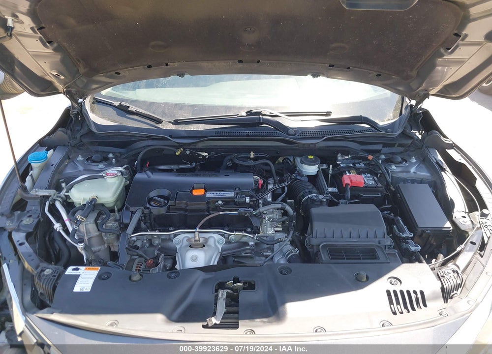 2018 HONDA CIVIC LX VIN: 2HGFC2F58JH517853