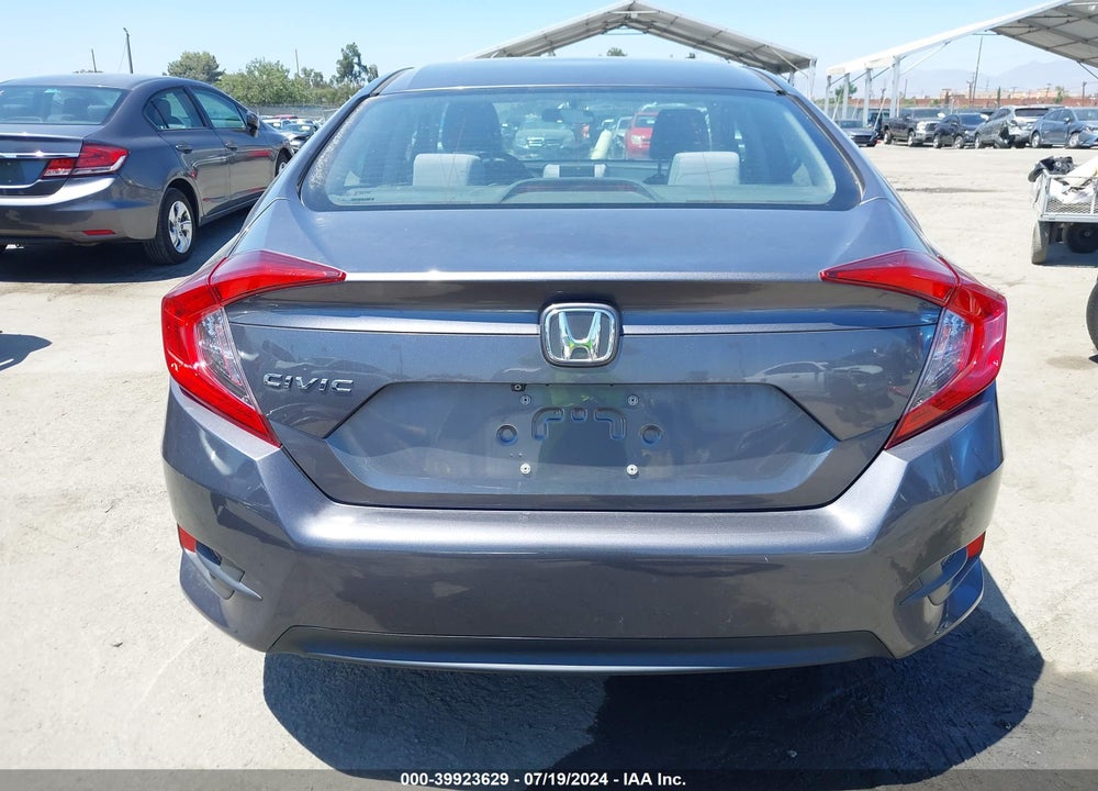 2018 HONDA CIVIC LX VIN: 2HGFC2F58JH517853