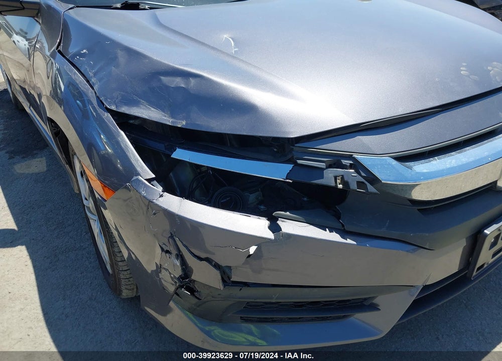 2018 HONDA CIVIC LX VIN: 2HGFC2F58JH517853
