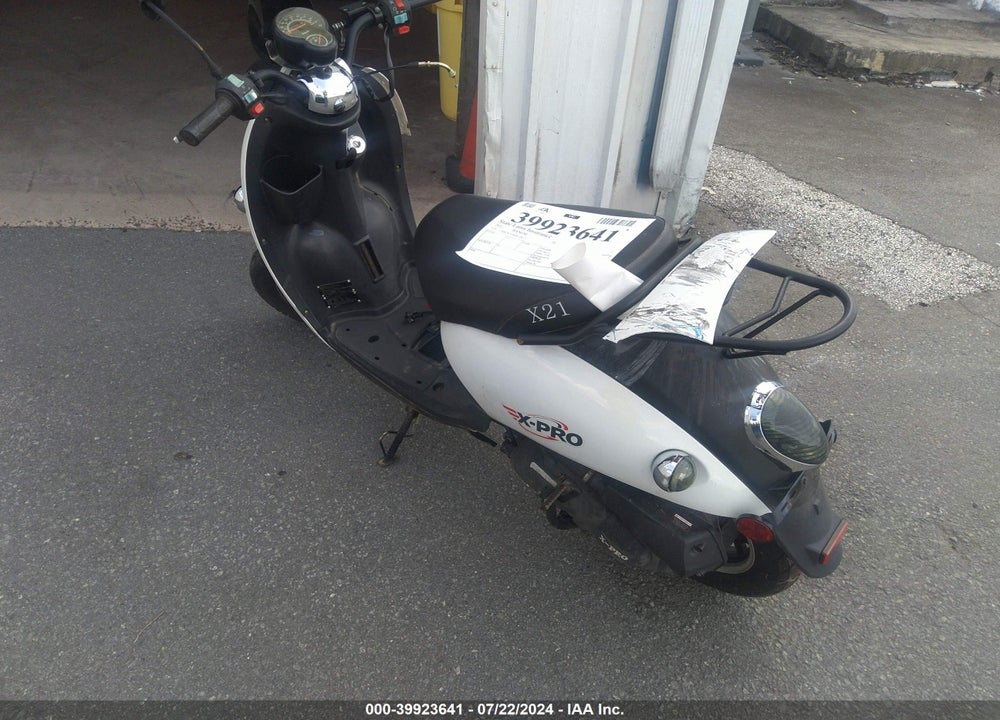 2022 JIANGSU BAODIAO VIN: L2BBLNCC6NB128073