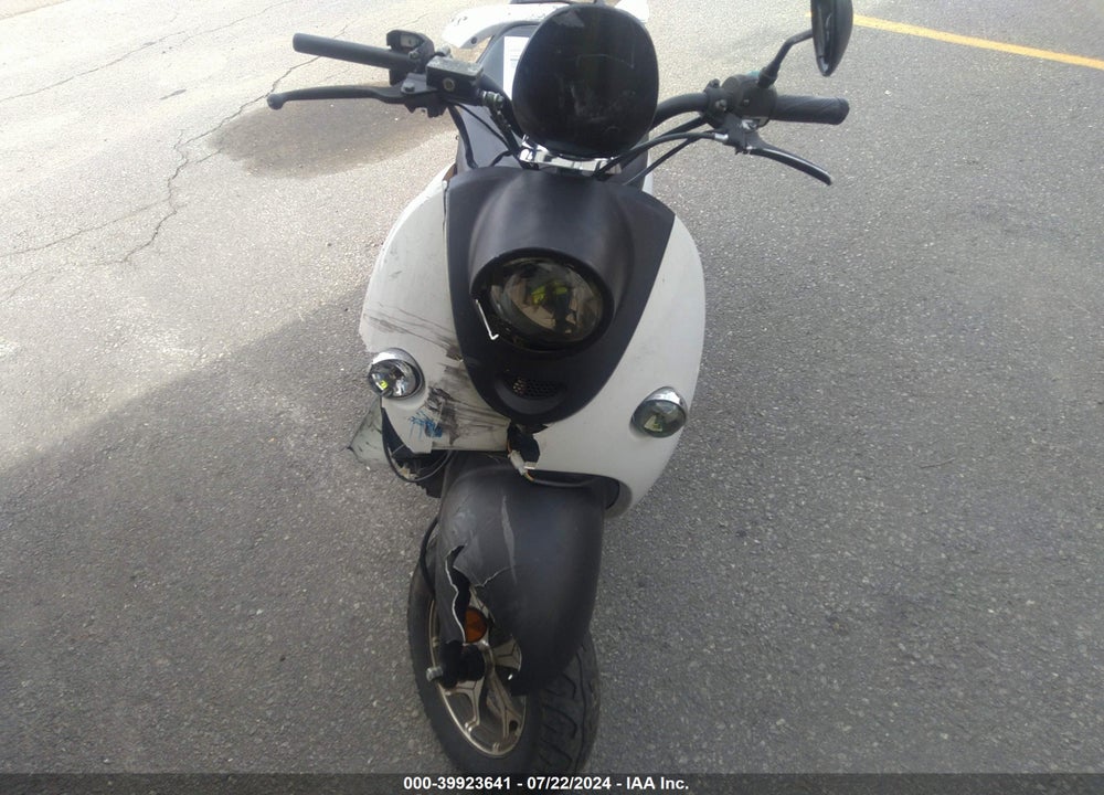 2022 JIANGSU BAODIAO VIN: L2BBLNCC6NB128073