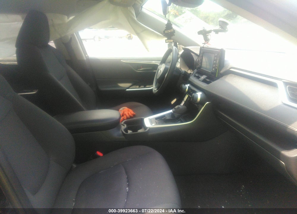 2019 TOYOTA RAV4 LE VIN: JTMH1RFV1KJ012646