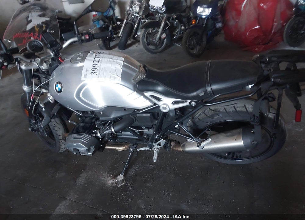 2017 BMW R NINE T PURE VIN: WB10J1308HZ731505
