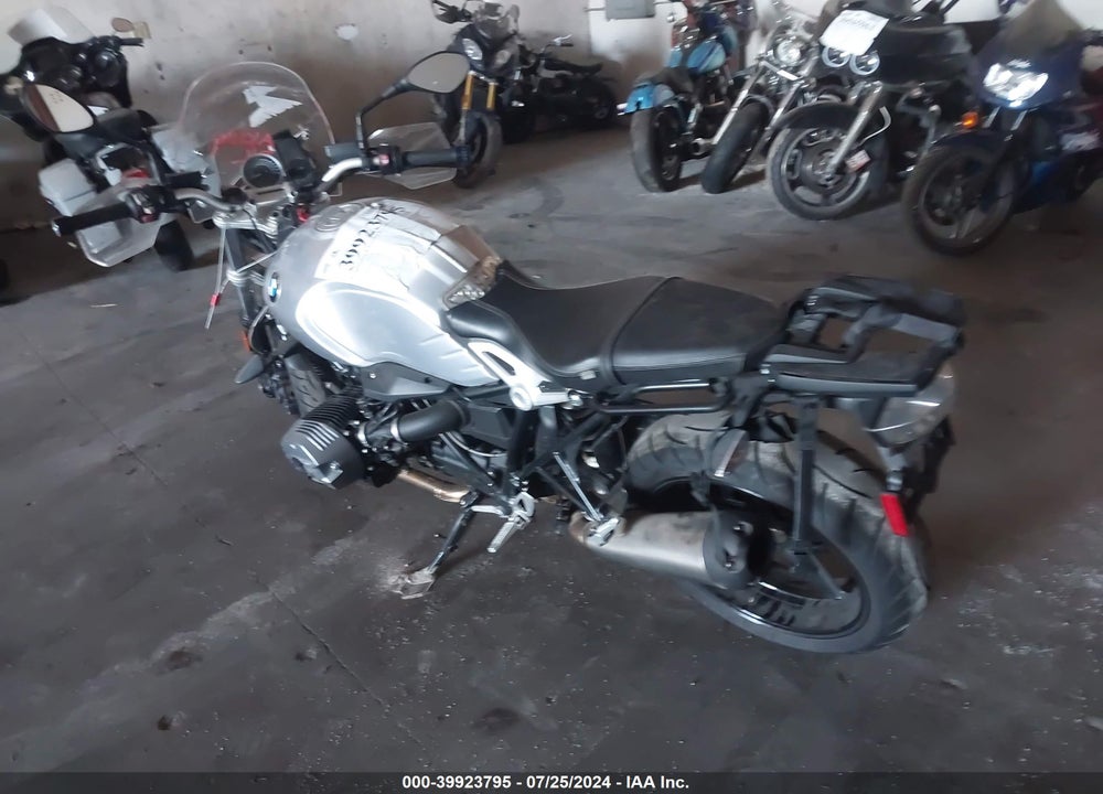 2017 BMW R NINE T PURE VIN: WB10J1308HZ731505