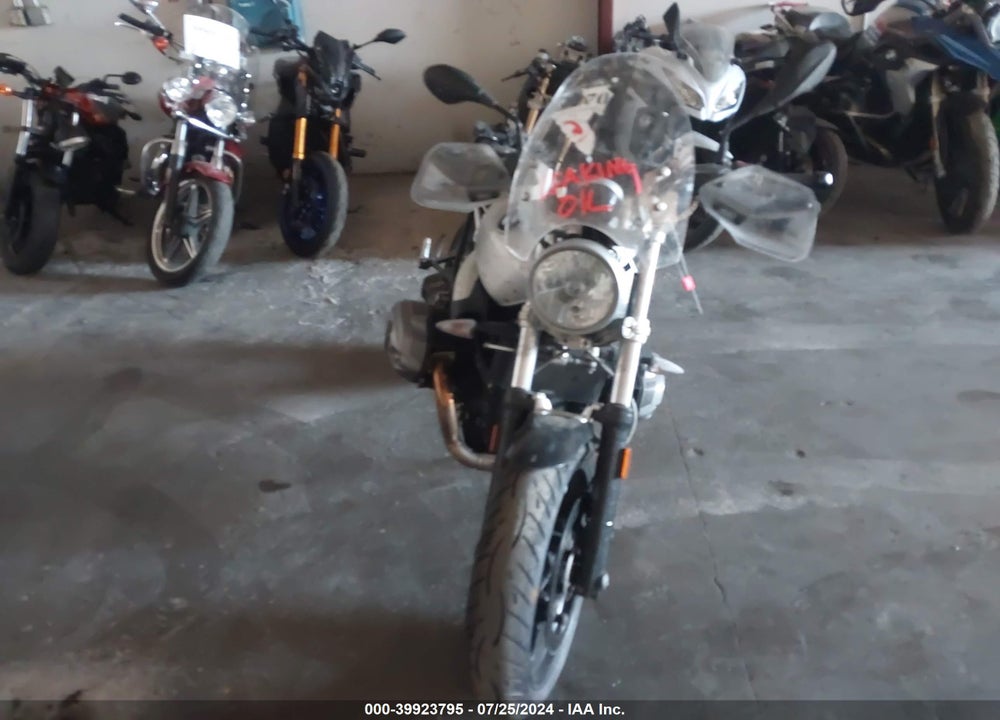 2017 BMW R NINE T PURE VIN: WB10J1308HZ731505
