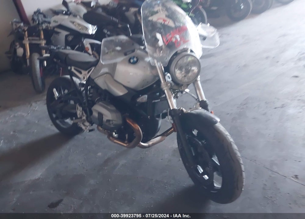 2017 BMW R NINE T PURE VIN: WB10J1308HZ731505