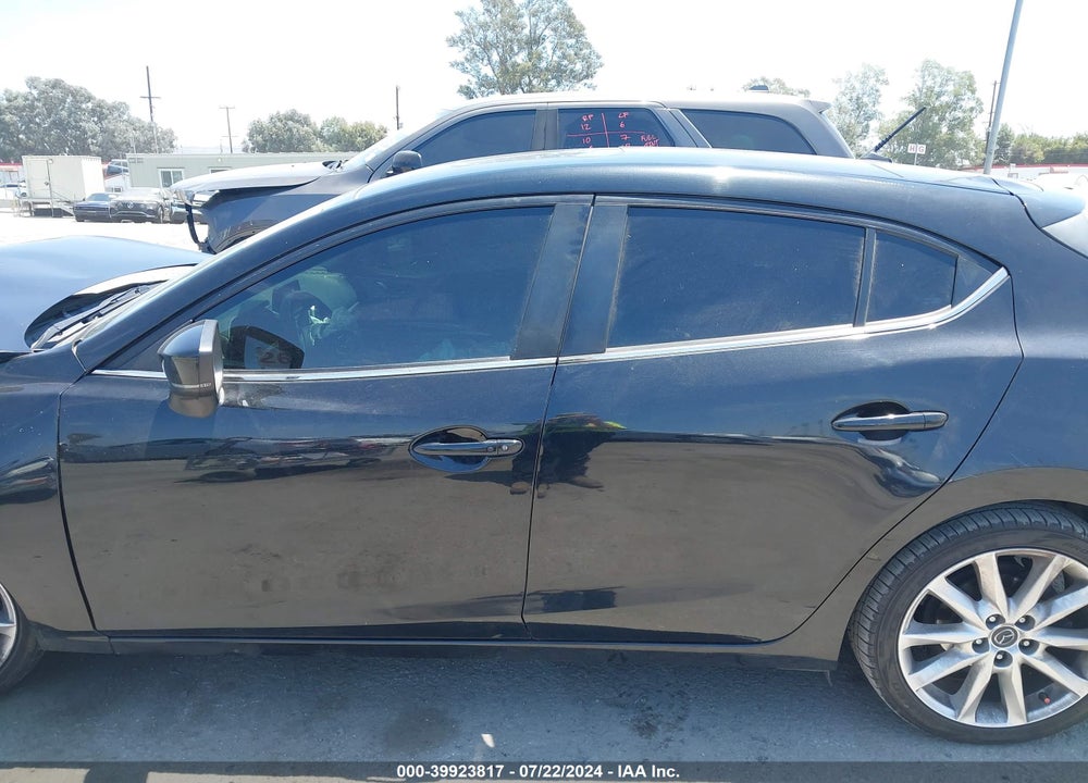 2017 MAZDA 3 TOURING 2.5 VIN: 3MZBN1L36HM132398