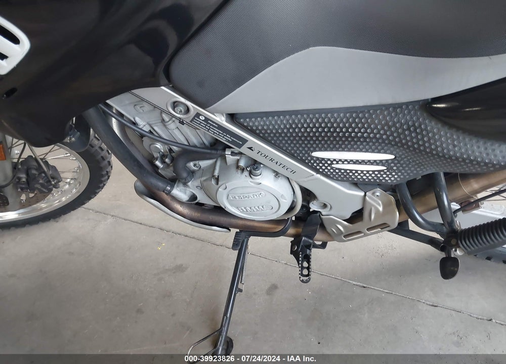 2005 BMW F650 GS VIN: WB10185A55ZL40242