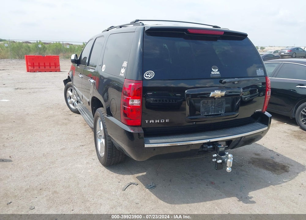 2011 CHEVROLET TAHOE LTZ VIN: 1GNSKCE03BR119373