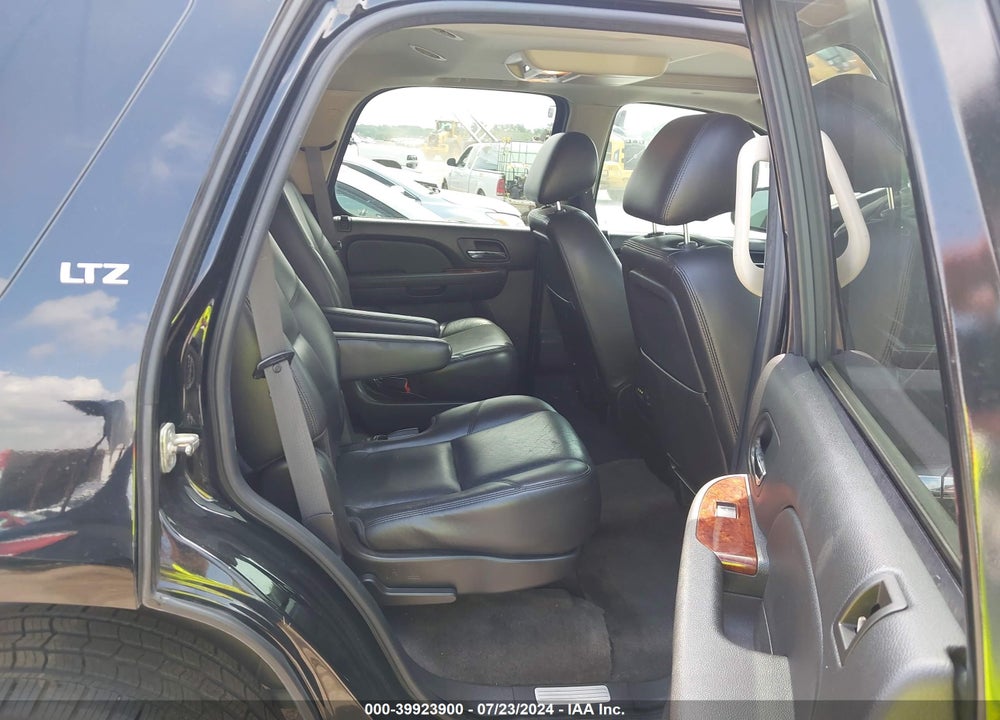 2011 CHEVROLET TAHOE LTZ VIN: 1GNSKCE03BR119373