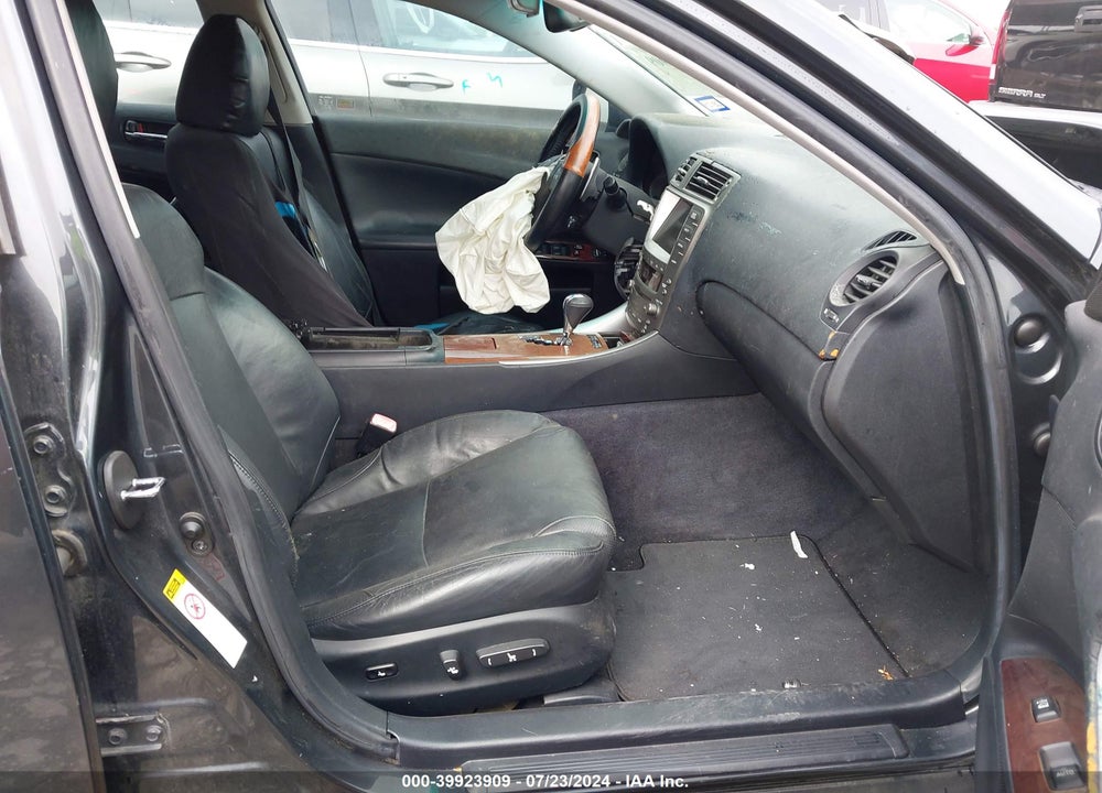 2008 LEXUS IS 250 VIN: JTHBK262885060841