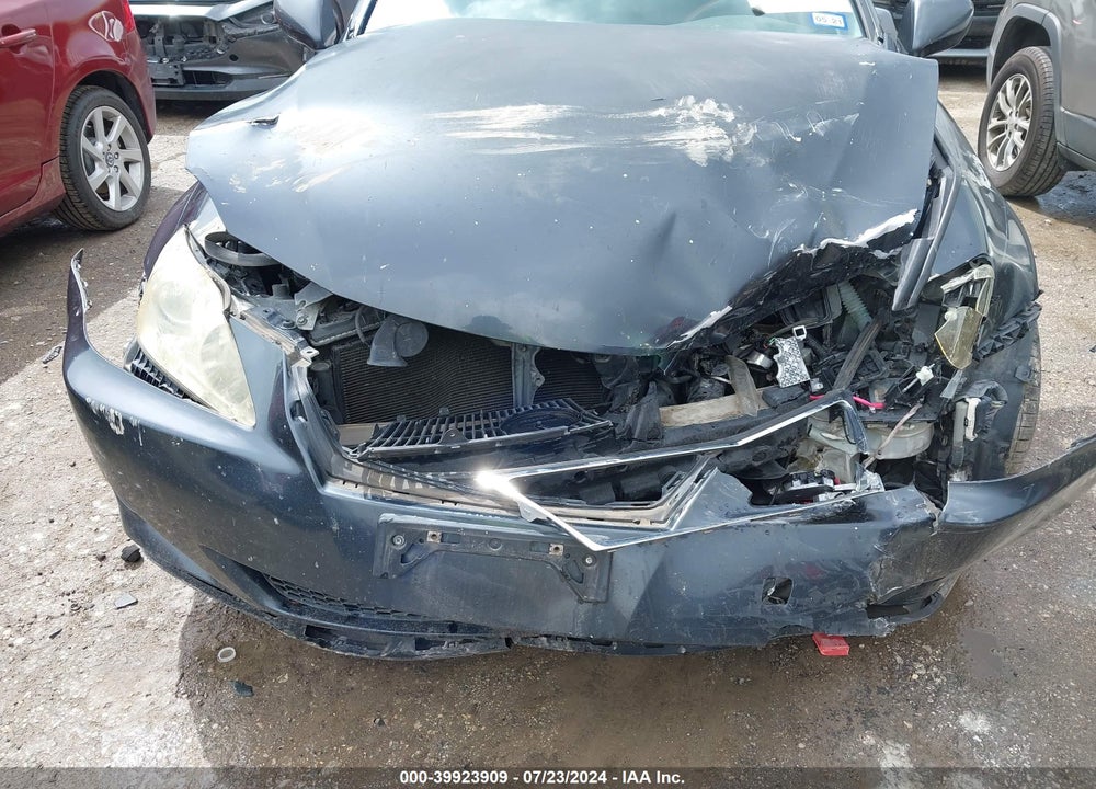 2008 LEXUS IS 250 VIN: JTHBK262885060841