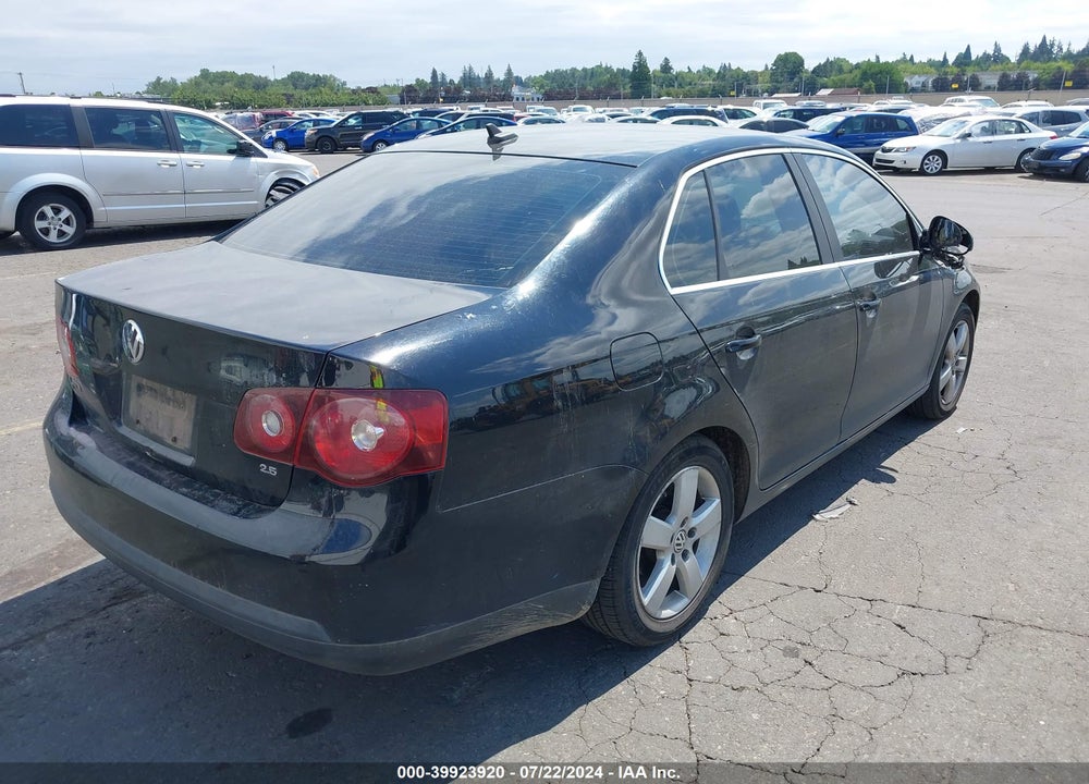 2008 VOLKSWAGEN JETTA SE/SEL VIN: 3VWRM71K38M137685
