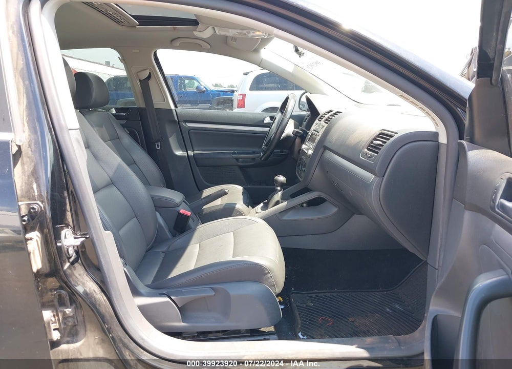 2008 VOLKSWAGEN JETTA SE/SEL VIN: 3VWRM71K38M137685