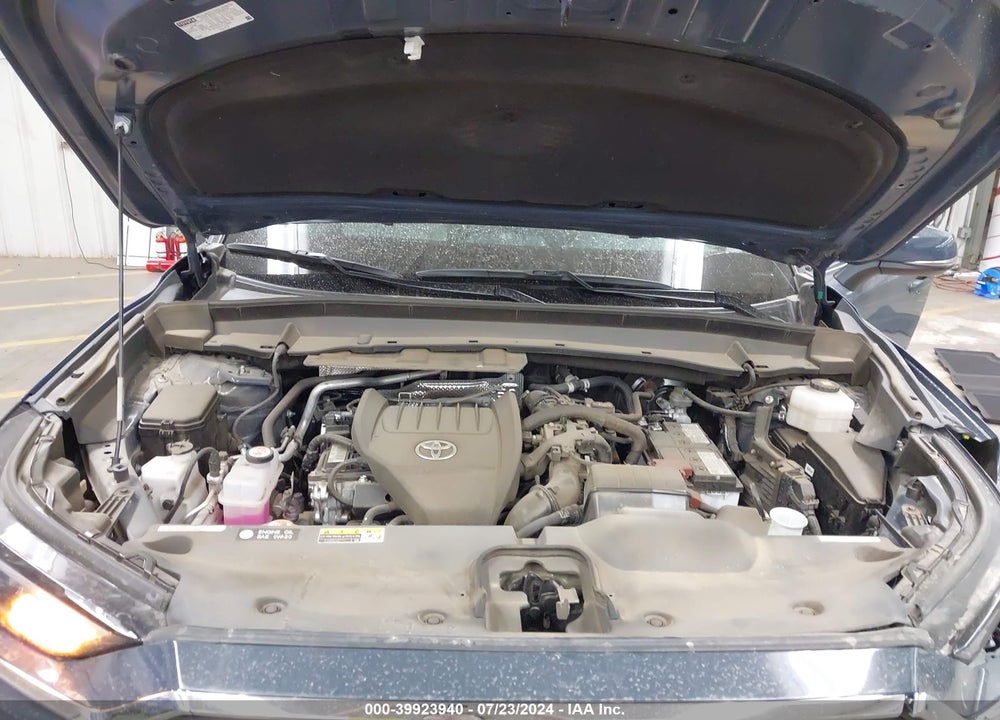 2024 TOYOTA GRAND HIGHLANDER XLE VIN: 5TDAAAA51RS002013