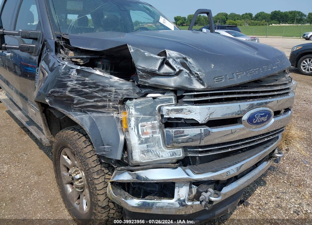 2017 FORD F-350 LARIAT VIN: 1FT8W3BT8HEC30863