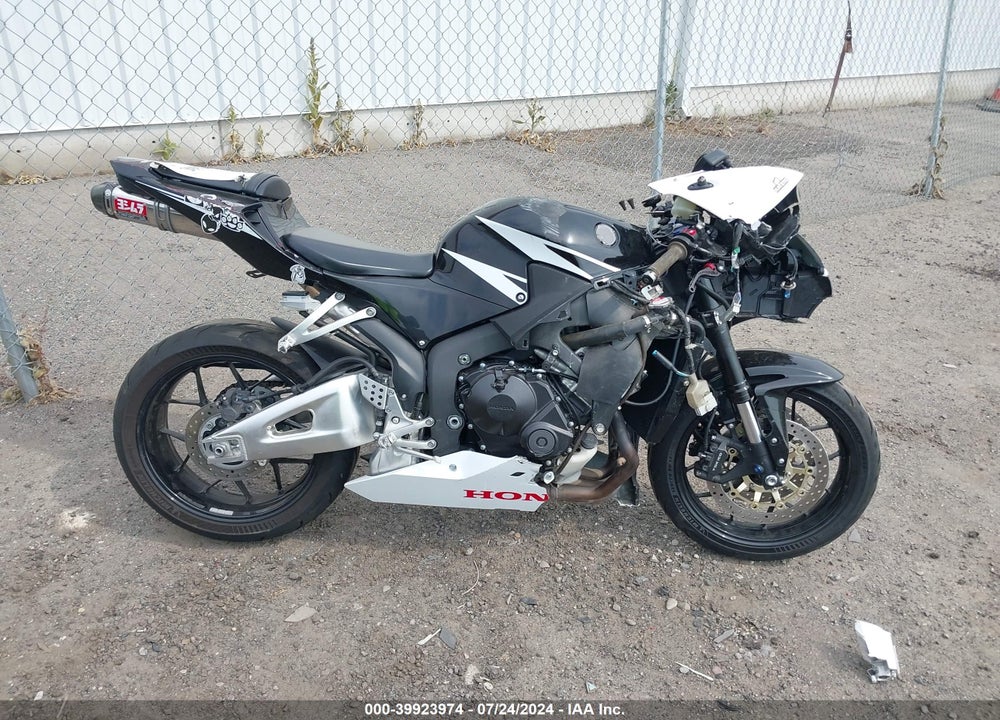 2016 HONDA CBR600 RR VIN: JH2PC40J0GK200677