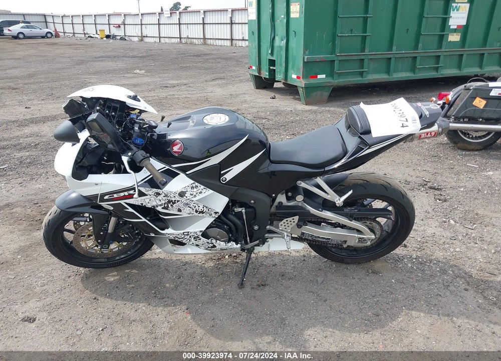 2016 HONDA CBR600 RR VIN: JH2PC40J0GK200677