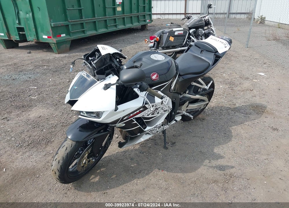 2016 HONDA CBR600 RR VIN: JH2PC40J0GK200677