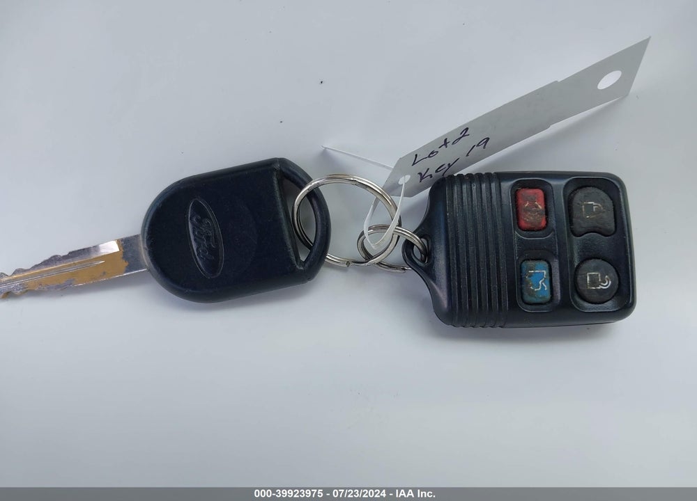 2008 FORD FOCUS VIN: 1FAHP35N58W223671