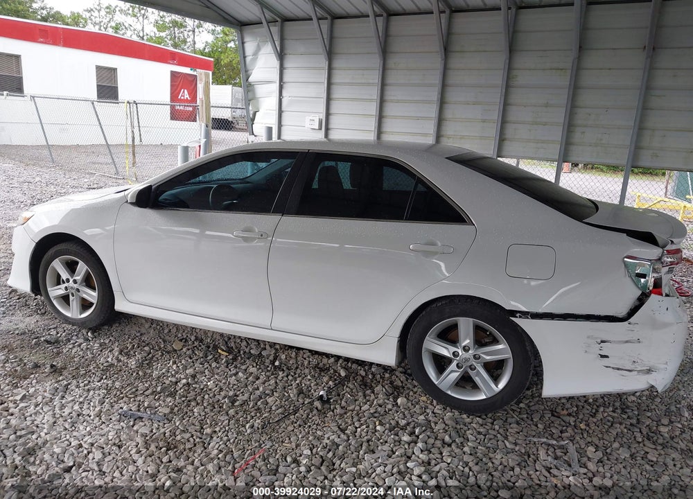 2013 TOYOTA CAMRY SE VIN: 4T1BF1FK1DU274789