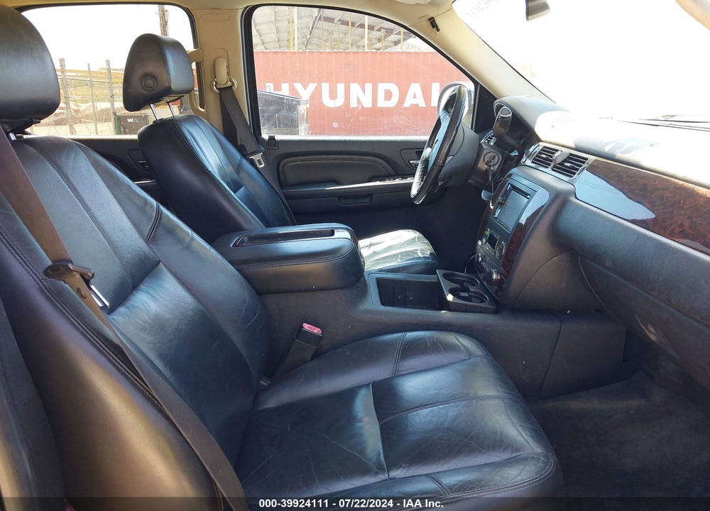 2008 GMC YUKON DENALI VIN: 1GKFK63878J124186