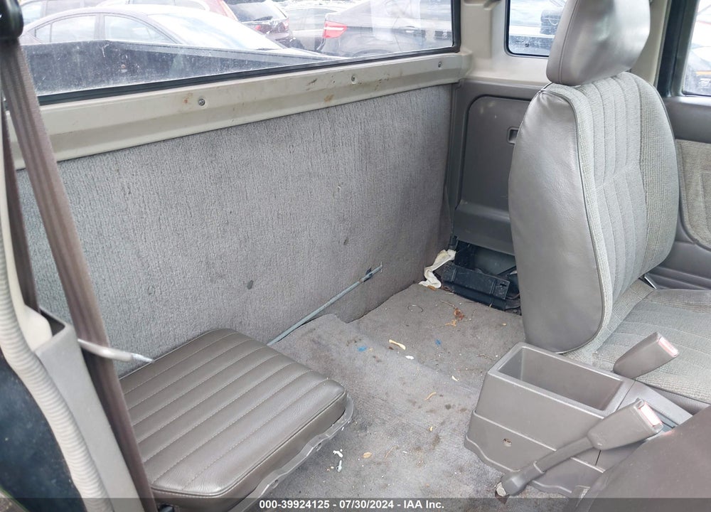 1988 NISSAN D21 KING CAB VIN: 1N6ND16Y9JC304213
