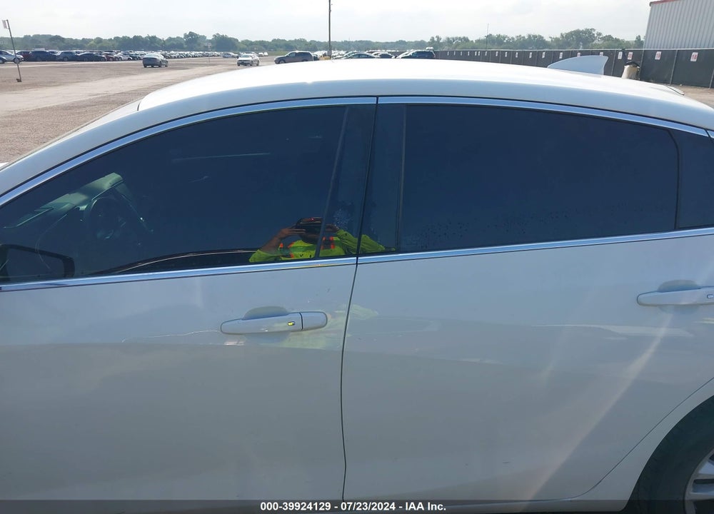 2018 CHEVROLET MALIBU LT VIN: 1G1ZD5ST7JF242484
