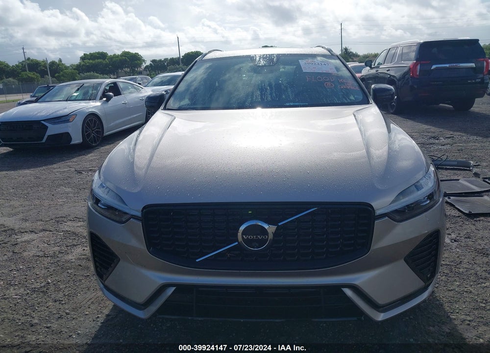 2024 VOLVO XC60 RECHARGE PLUG-IN HYBRID T8 PLUS DARK THEME VIN: YV4H60DL9R1896826