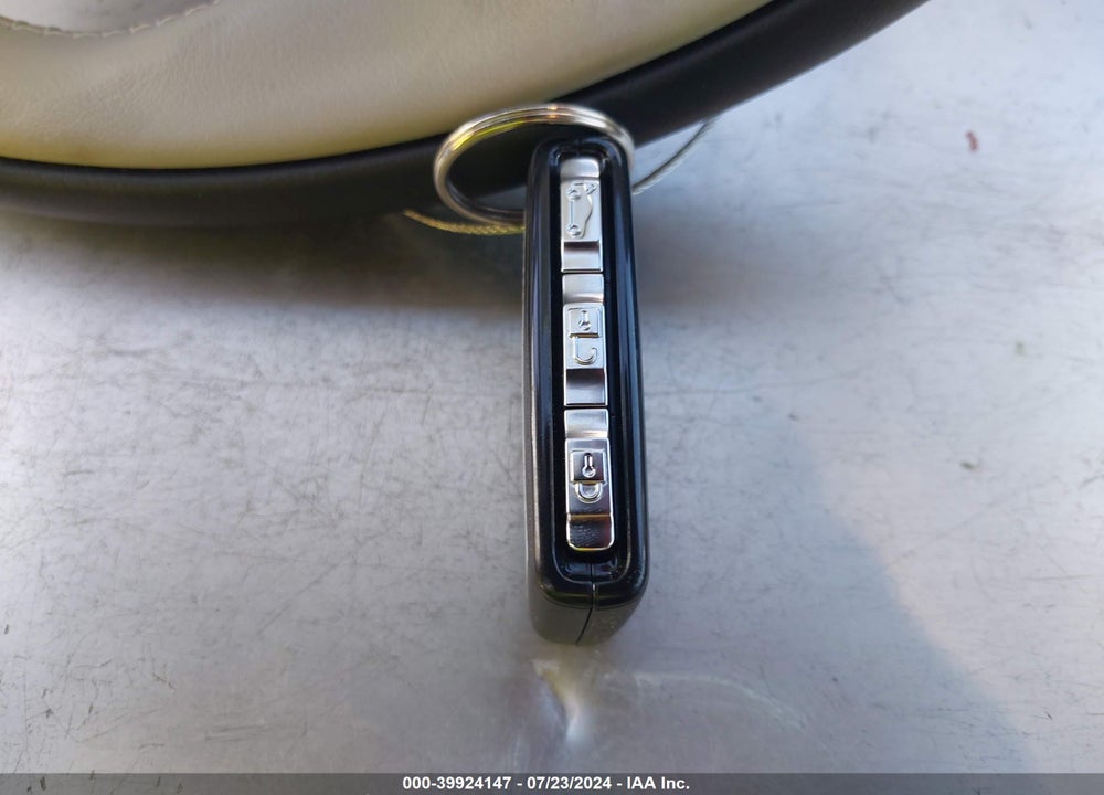 2024 VOLVO XC60 RECHARGE PLUG-IN HYBRID T8 PLUS DARK THEME VIN: YV4H60DL9R1896826