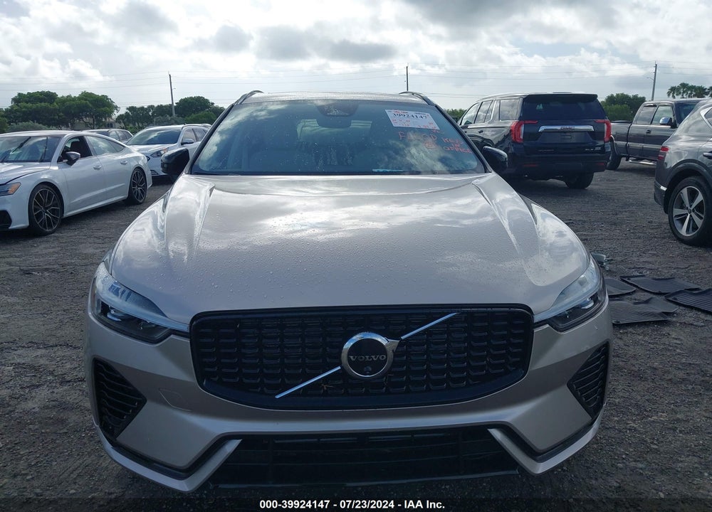 2024 VOLVO XC60 RECHARGE PLUG-IN HYBRID T8 PLUS DARK THEME VIN: YV4H60DL9R1896826