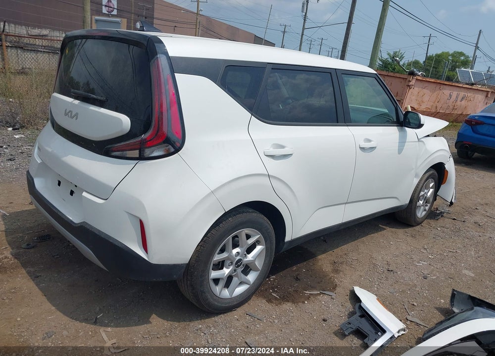 2023 KIA SOUL LX VIN: KNDJ23AU5P7871785