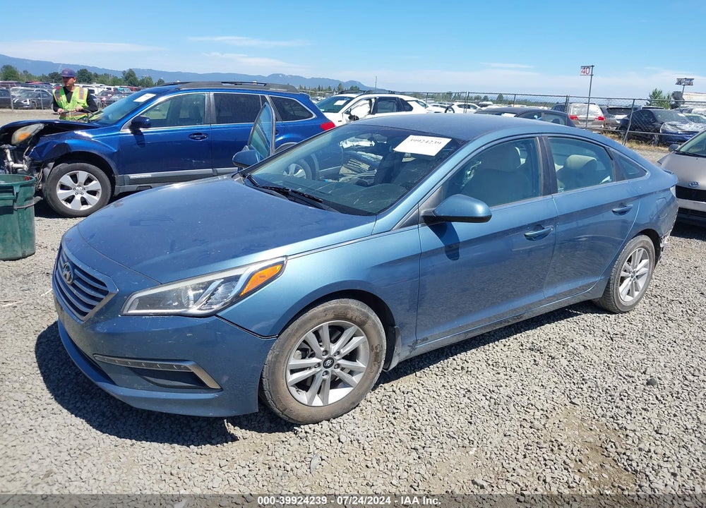 2015 HYUNDAI SONATA SE VIN: 5NPE24AF1FH066627