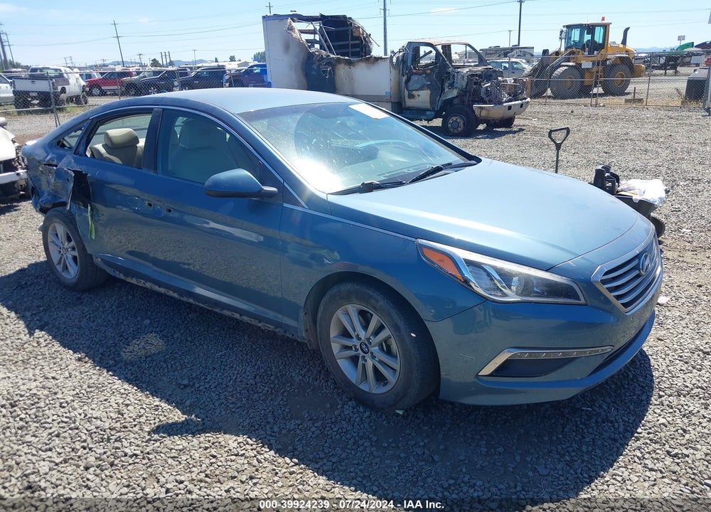 2015 HYUNDAI SONATA SE VIN: 5NPE24AF1FH066627