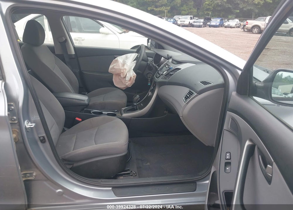 2015 HYUNDAI ELANTRA SE VIN: 5NPDH4AE7FH598272