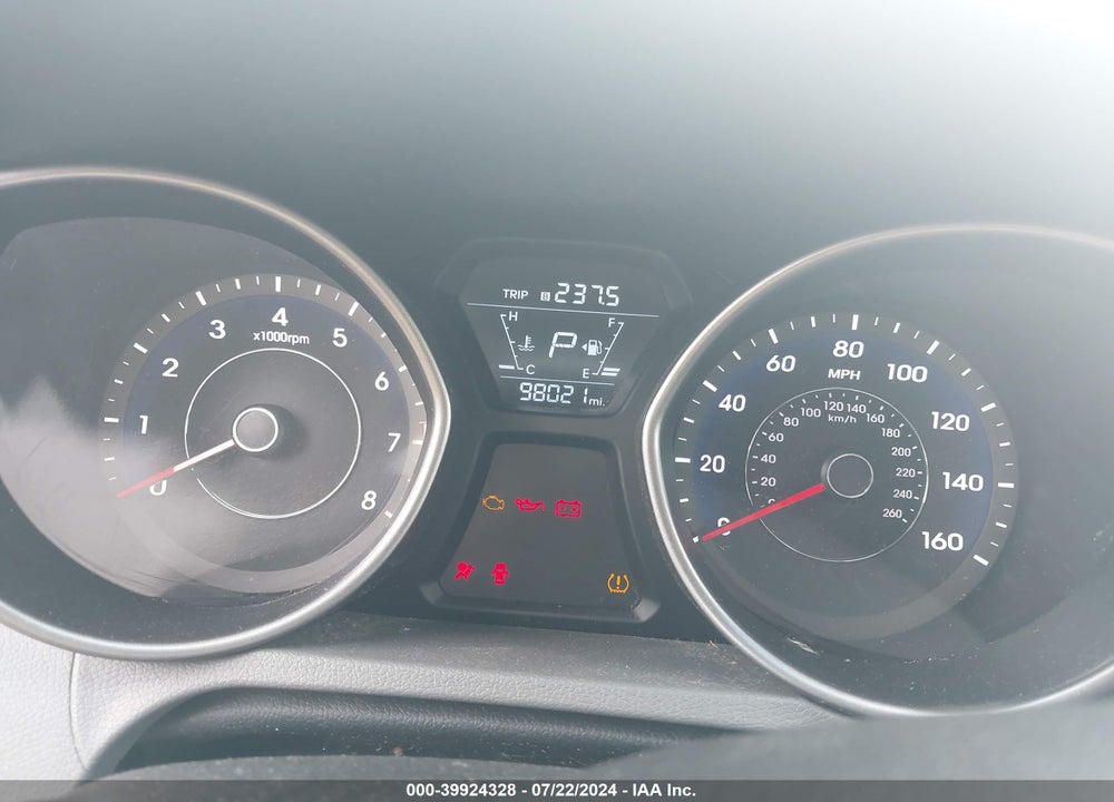 2015 HYUNDAI ELANTRA SE VIN: 5NPDH4AE7FH598272