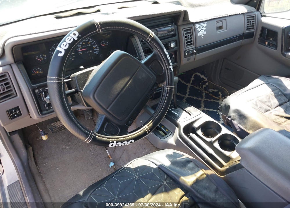 1993 JEEP GRAND CHEROKEE LAREDO VIN: 1J4GZ58S0PC656581