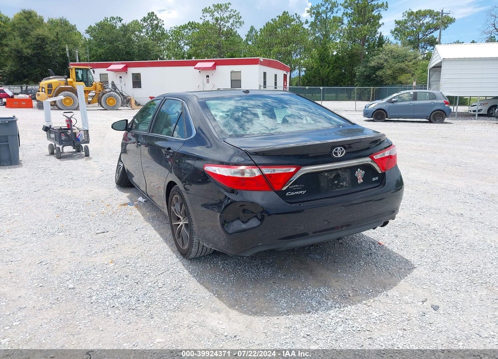 2015 TOYOTA CAMRY SE VIN: 4T1BF1FK7FU872808