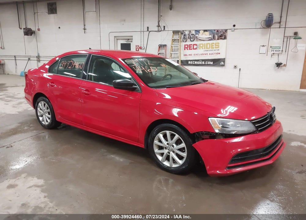 2015 VOLKSWAGEN JETTA 1.8T SE VIN: 3VWD17AJ1FM330375