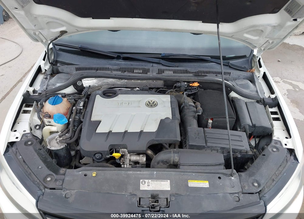 2014 VOLKSWAGEN JETTA 2.0L TDI VIN: 3VWLL7AJ1EM435051