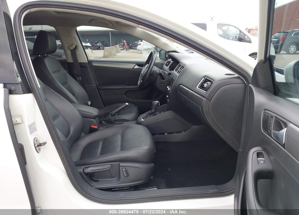 2014 VOLKSWAGEN JETTA 2.0L TDI VIN: 3VWLL7AJ1EM435051