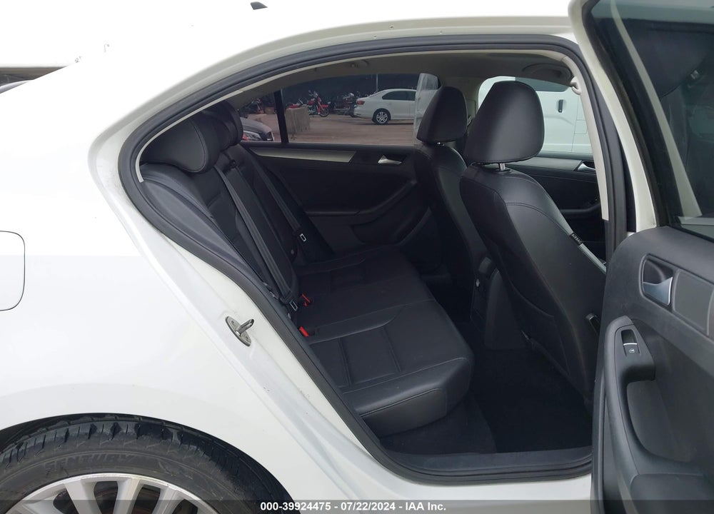 2014 VOLKSWAGEN JETTA 2.0L TDI VIN: 3VWLL7AJ1EM435051