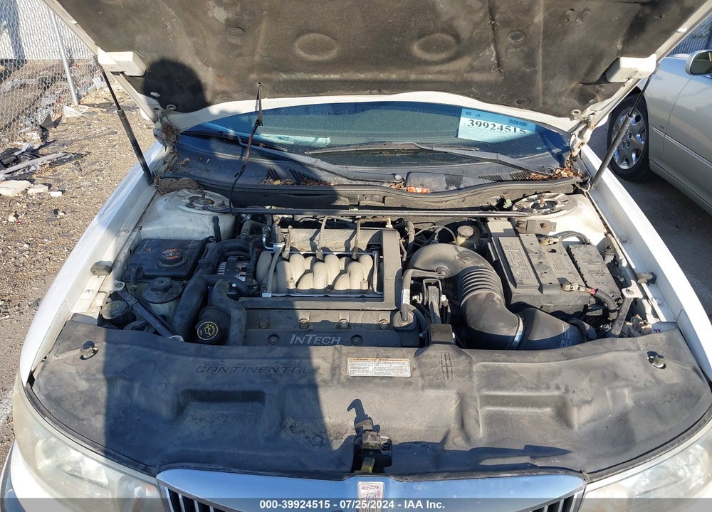 1998 LINCOLN CONTINENTAL VIN: 1LNFM97V1WY681022