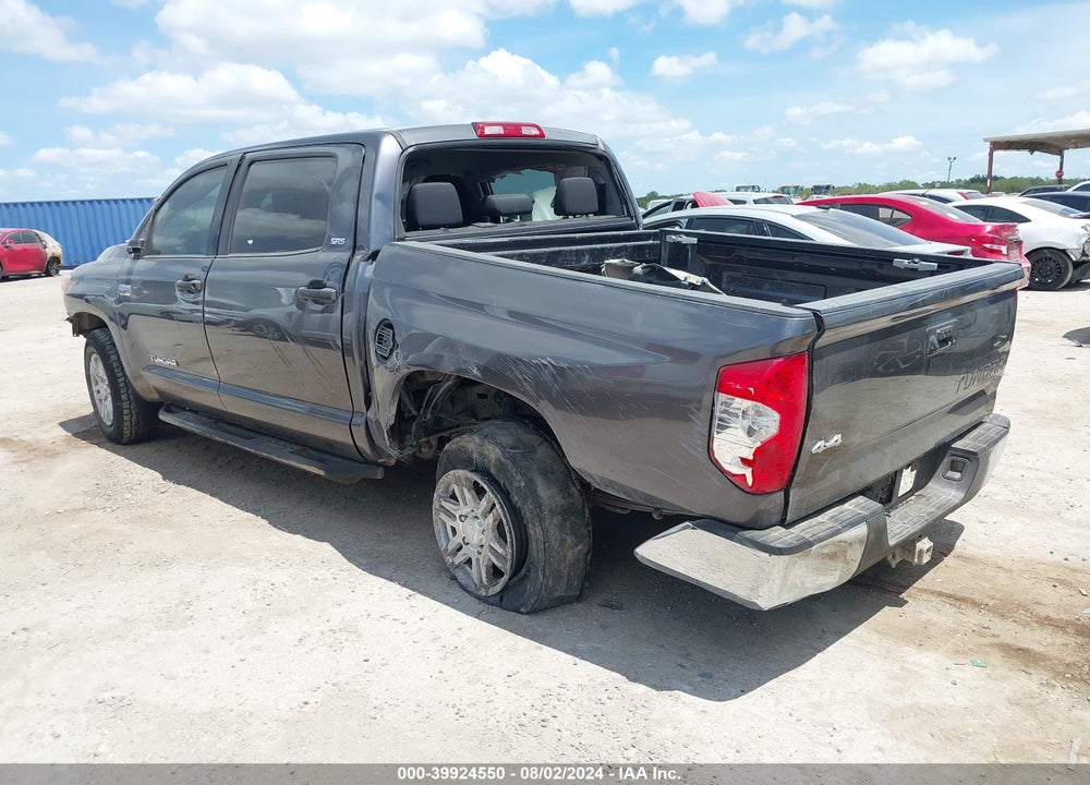 2017 TOYOTA TUNDRA SR5 5.7L V8 VIN: 5TFDW5F15HX604353