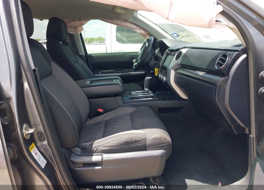 2017 TOYOTA TUNDRA SR5 5.7L V8 VIN: 5TFDW5F15HX604353