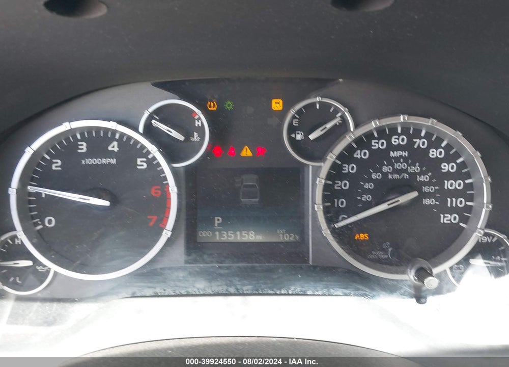 2017 TOYOTA TUNDRA SR5 5.7L V8 VIN: 5TFDW5F15HX604353