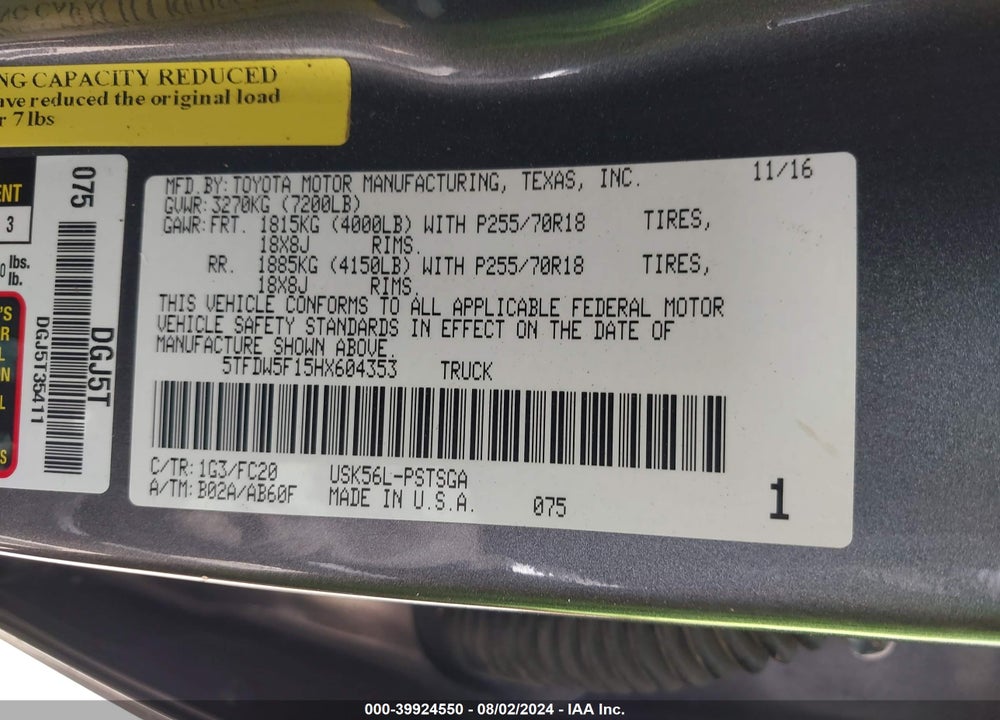 2017 TOYOTA TUNDRA SR5 5.7L V8 VIN: 5TFDW5F15HX604353