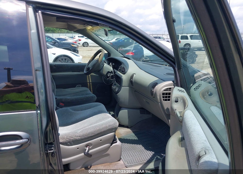 2000 DODGE GRAND CARAVAN SE VIN: 1B4GP44G0YB657628